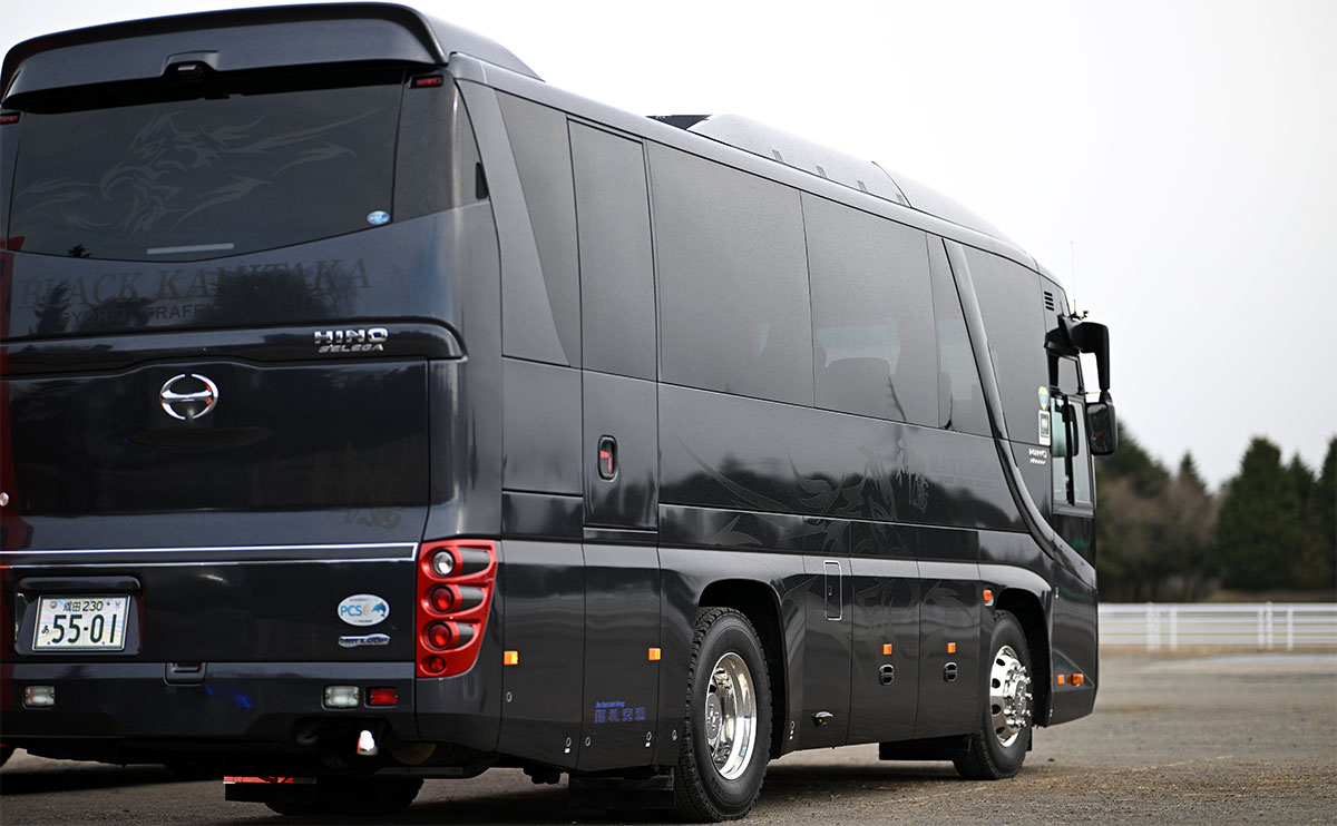 翔礼交通 神鷹 BLACK-KAMITAKA #5501 車体右斜背面