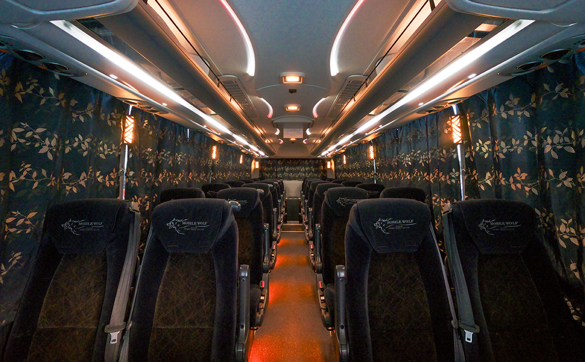 翔礼交通 神鷹 BLACK-KAMITAKA #5501 車内座席 夜間