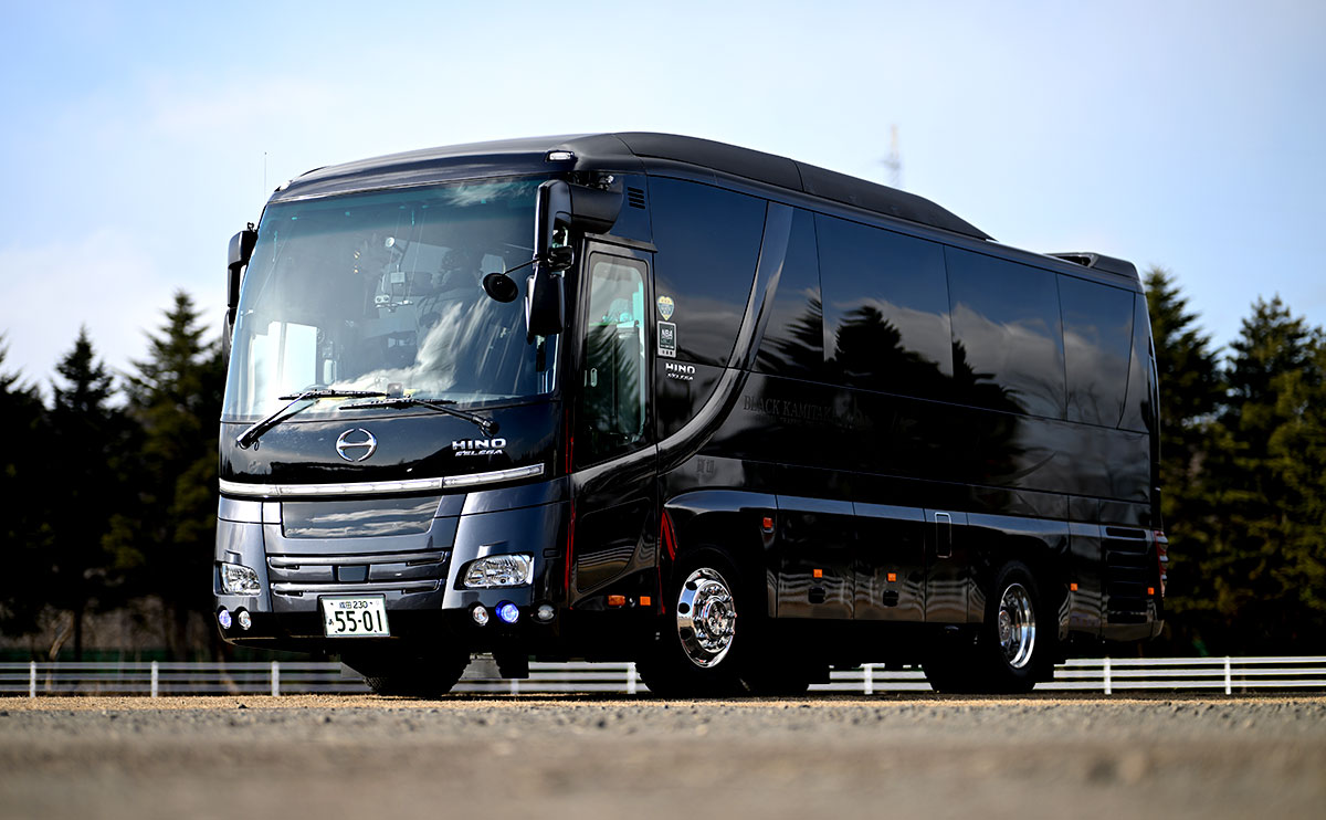 翔礼交通 神鷹 BLACK-KAMITAKA #5501 車体左斜面