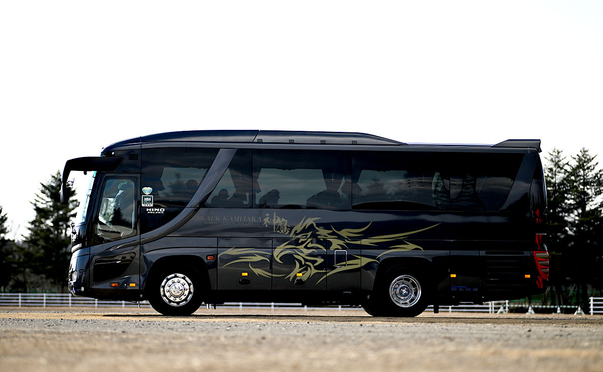 翔礼交通 神鷹 BLACK-KAMITAKA #5501 車体側面