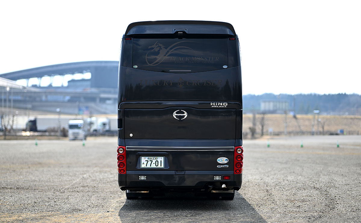 翔礼交通 BLACK-MONSTER #7701 車体背面