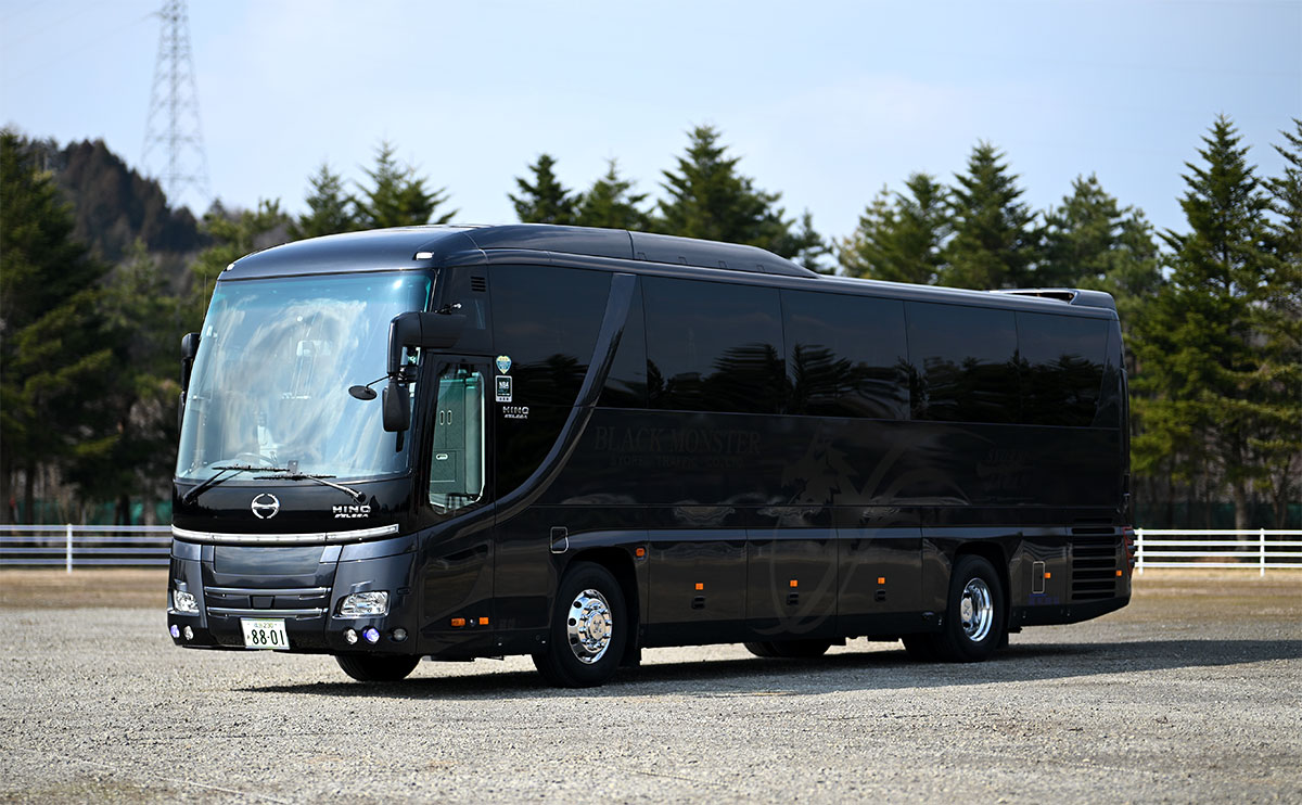 翔礼交通 BLACK-MONSTER #8801 車体左斜面