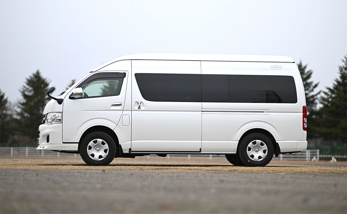 翔礼交通 飛龍 ハイエース MOBILE-DRAGON #555 車体側面