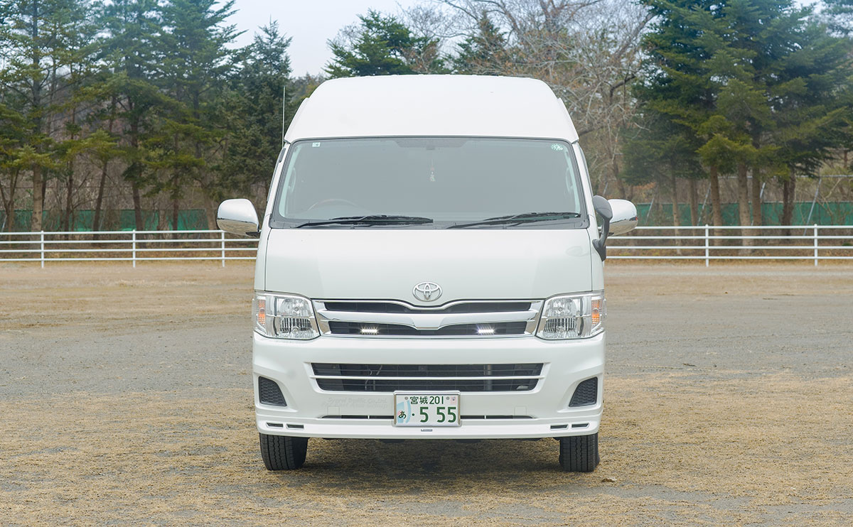 翔礼交通 飛龍 ハイエース MOBILE-DRAGON #555 車体前面