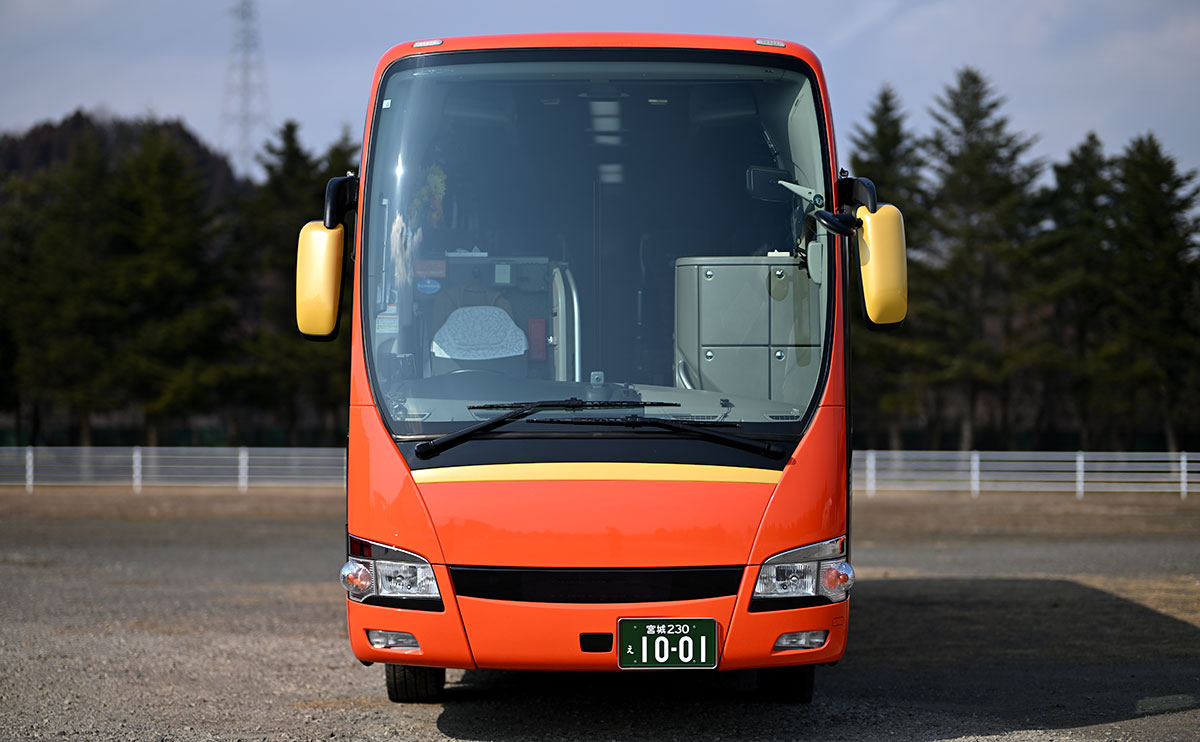 翔礼交通 飛龍 MOBILE-DRAGON #1011 車体前面