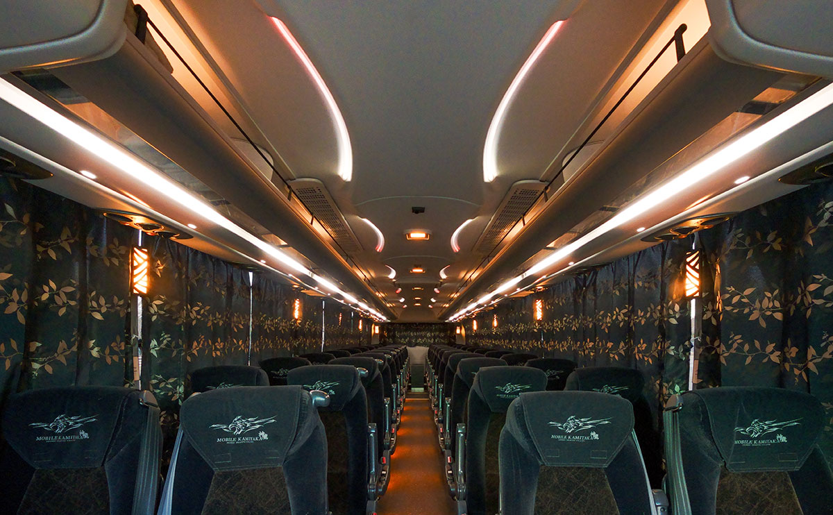 翔礼交通 神鷹 MOBILE-KAMITAKA #6601 車内座席 夜間